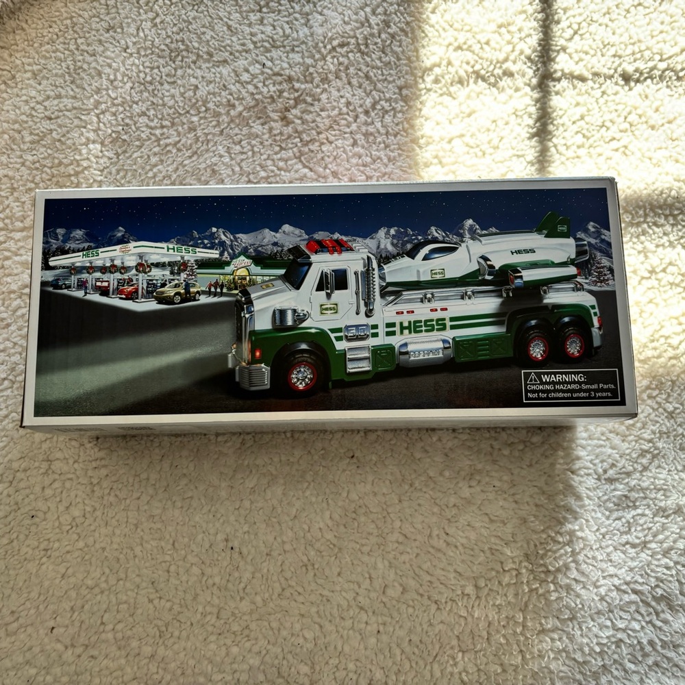 Hess 2014 50th Anniversary Toy Truck and Space Cruiser with Scout